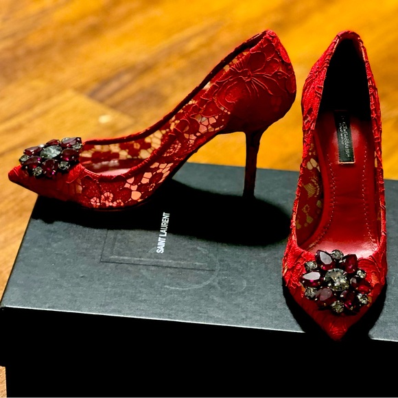 SOLD Dolce&Gabbana red lace heels - Picture 2 of 6